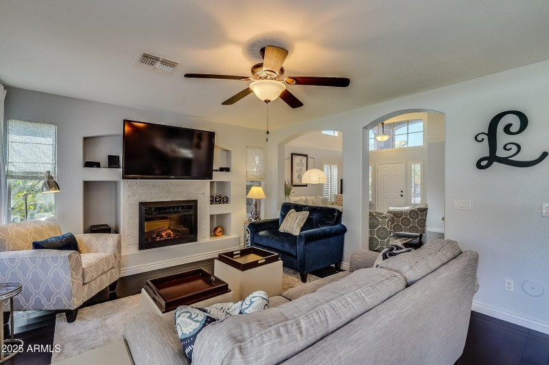 Mohawk Ln. Living Room