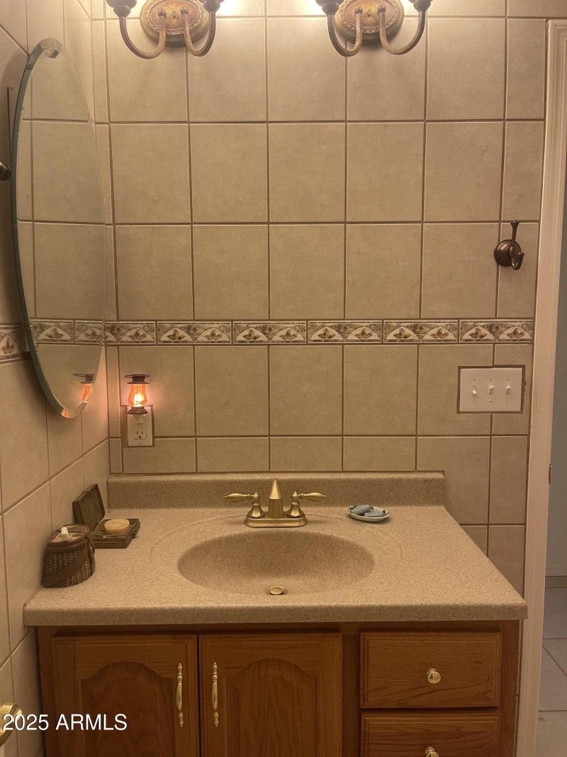 Lower Level 3/4 Bath