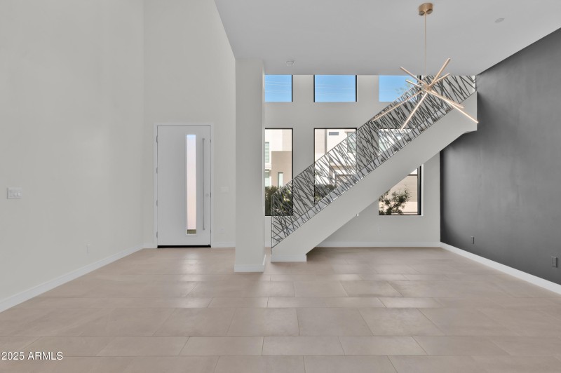 10929 E North Ln MLS-107