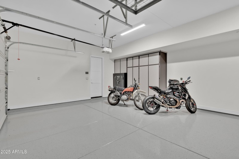 10929 E North Ln MLS-136