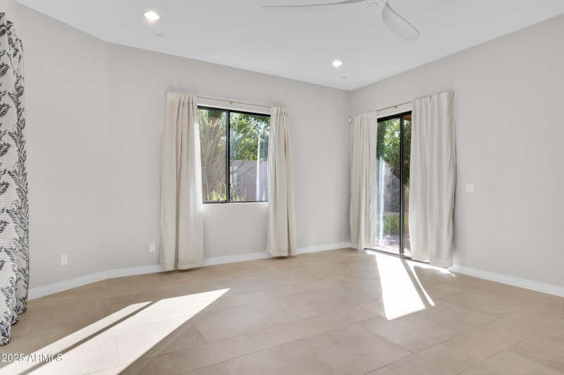 10929 E North Ln MLS-138