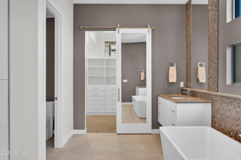 10929 E North Ln MLS-149