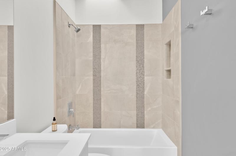 10929 E North Ln MLS-160