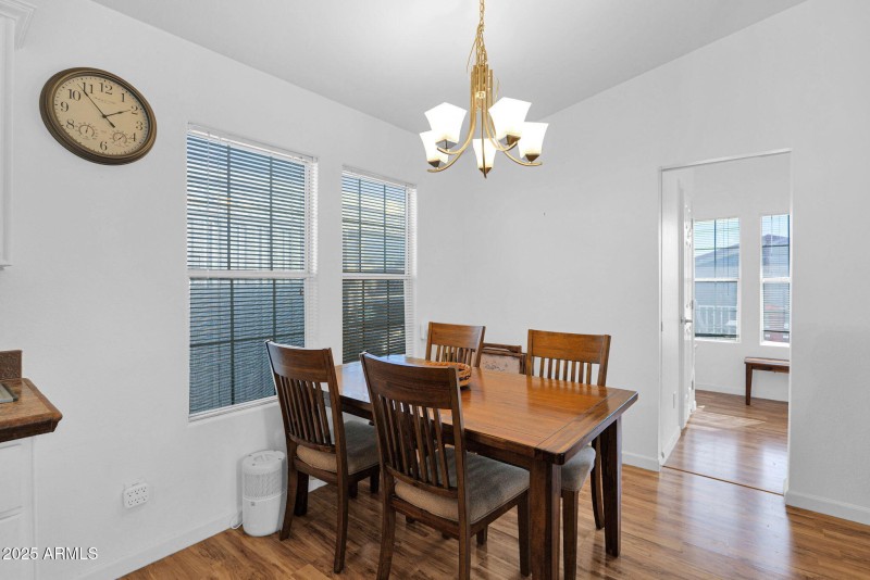 8700 University - 11Dining