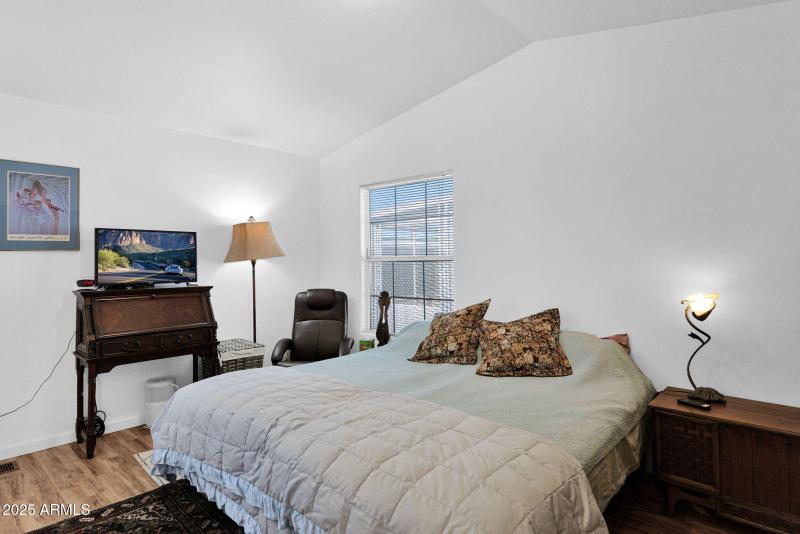 8700 University - 17Primary Bedroom