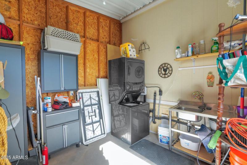 8700 University - 25Shed