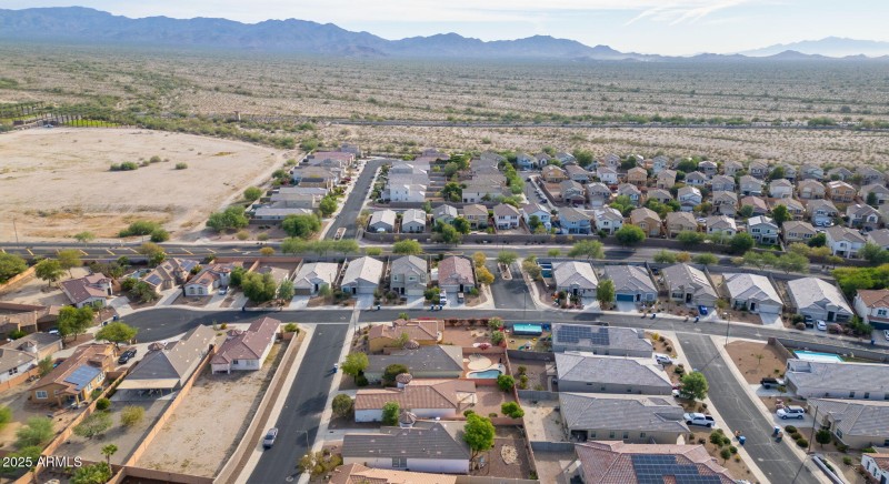 46-web-or-mls-29377 W Clarendon Ave Buck