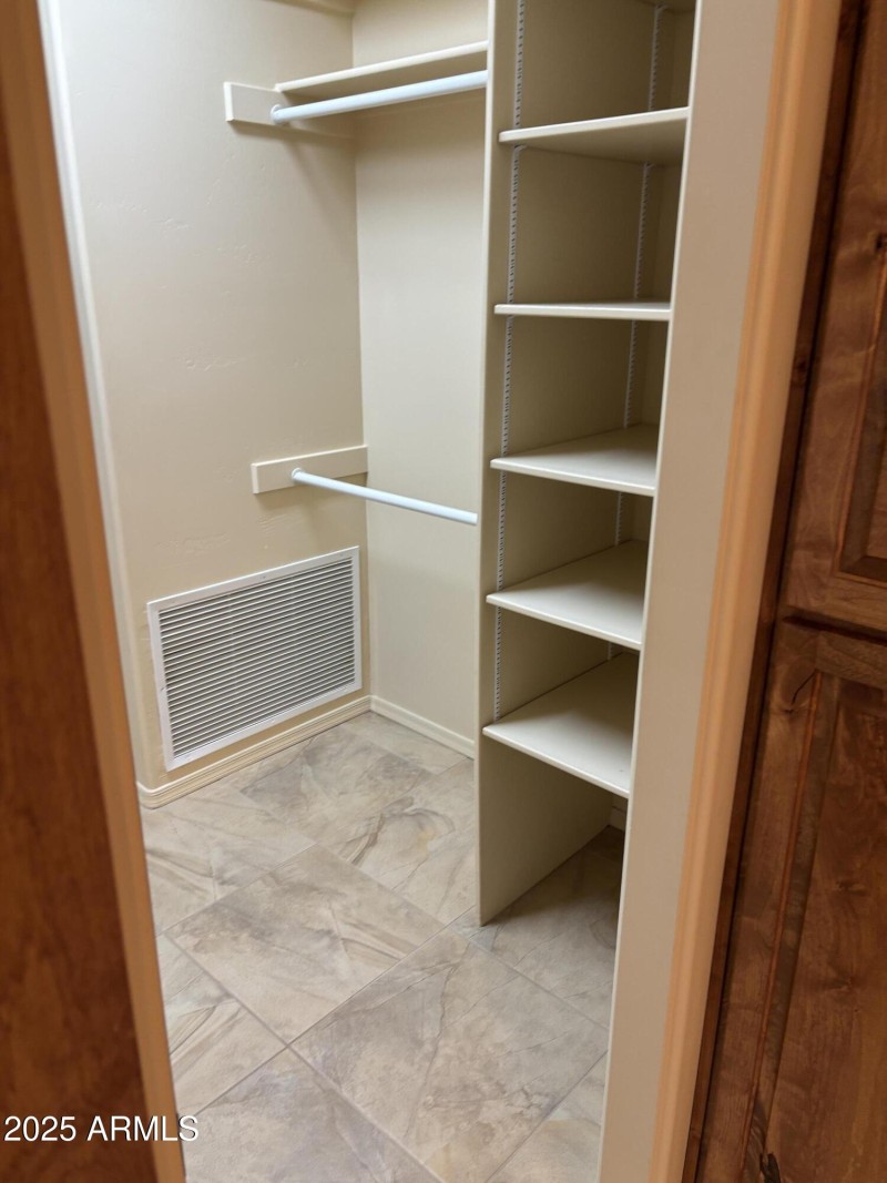 1276 Master closet