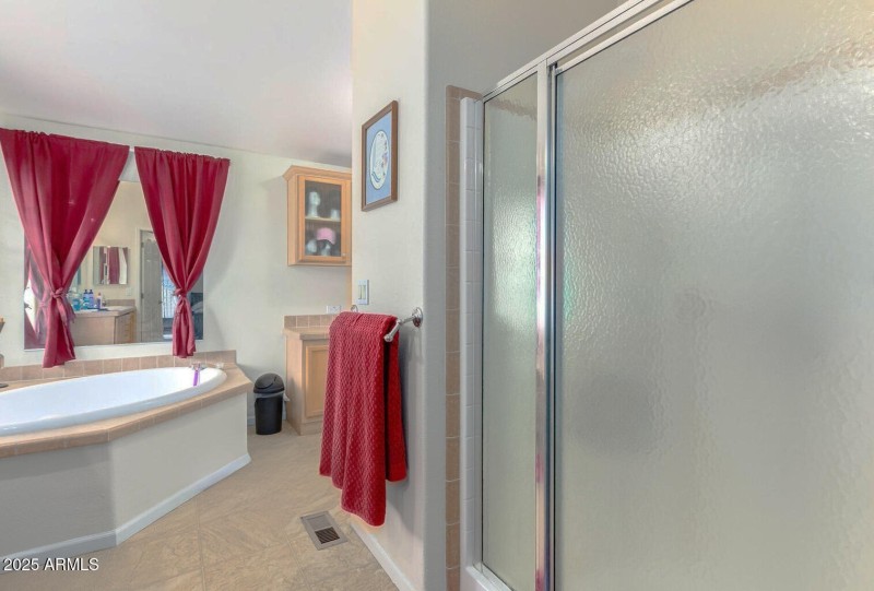 MASTER BATH W WALK IN SHOWER