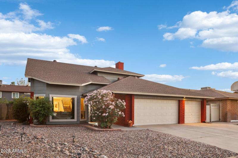 45-web-or-mls-W Portobello Ave-L0111r-00