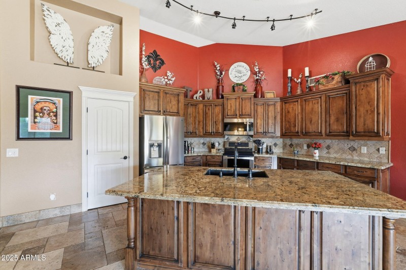 Pantry door , Large Island