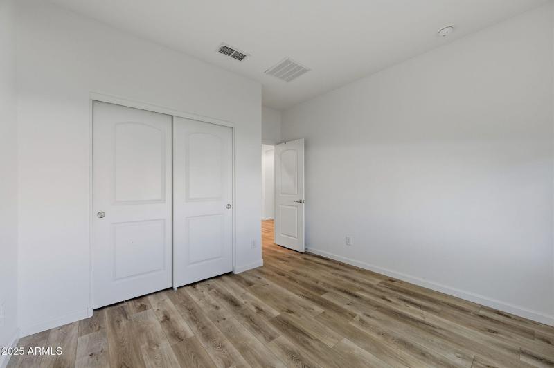 15-web-or-mls-4287 W Hanna Dr-15