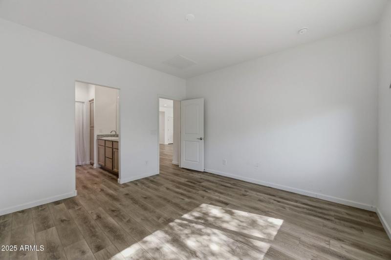 29-web-or-mls-4287 W Hanna Dr-29