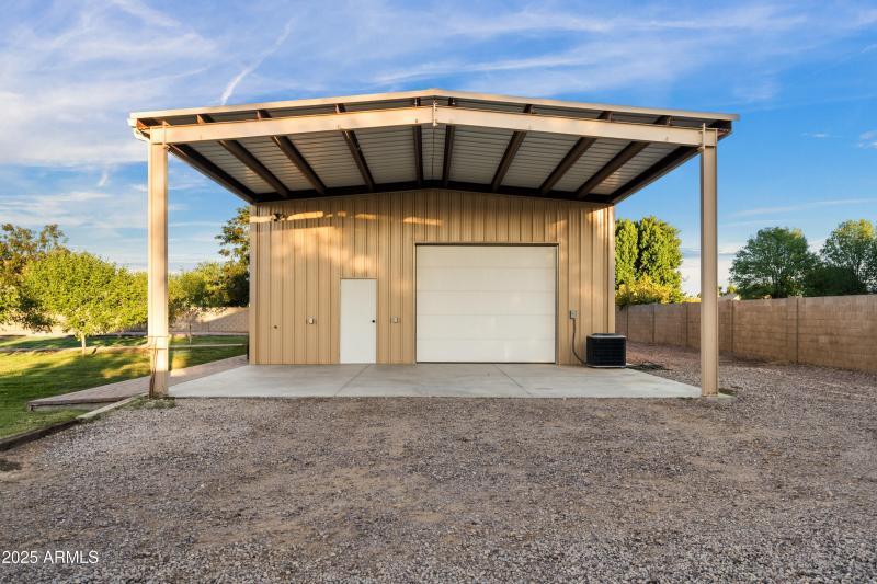 Workshop/RV Garage with AC