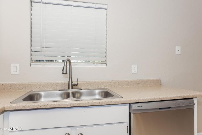 9-photo-Kitchen-351d87e6-8b0a-418d-a270-