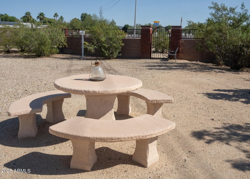 calle lejos interior2-3_websize