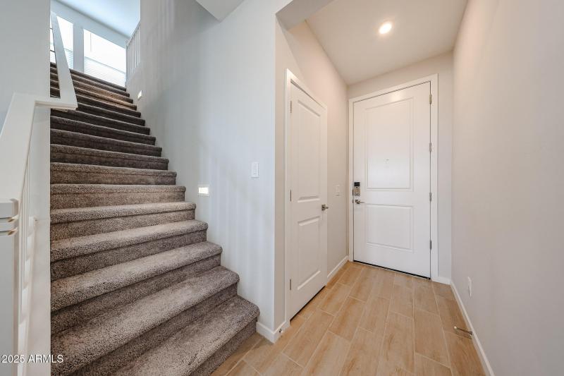 06.11_Phoenix-AZ_2-story-homes_for-sale_