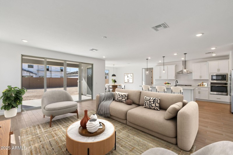 10-web-or-mls-E Saddle Way-S0111-008 vir