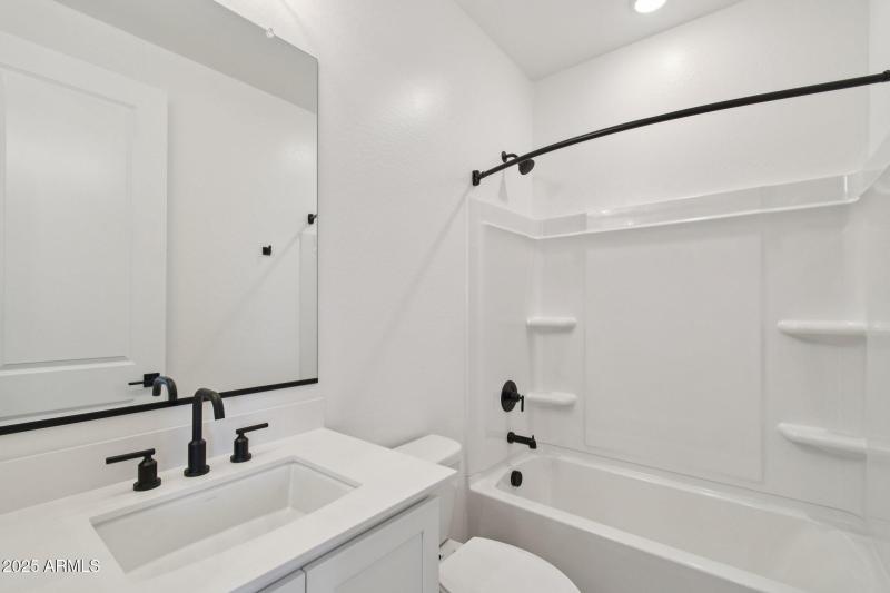 18-web-or-mls-E Saddle Way-S0111-016