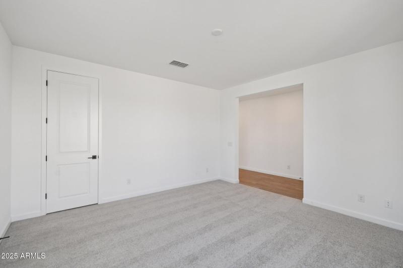 20-web-or-mls-E Saddle Way-S0111-018