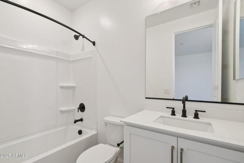 28-web-or-mls-E Saddle Way-S0111-026