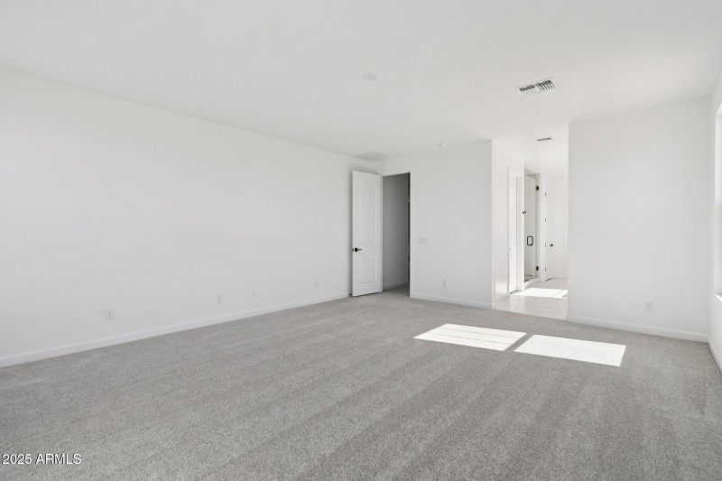 41-web-or-mls-E Saddle Way-S0111-035