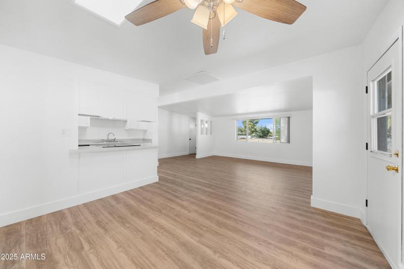 Interior - 365 Pine Tree Dr-3