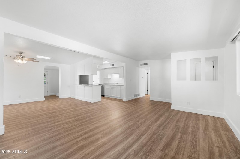 Interior - 365 Pine Tree Dr-6