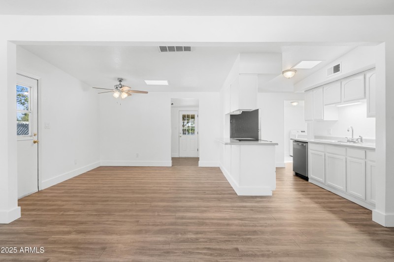 Interior - 365 Pine Tree Dr-7