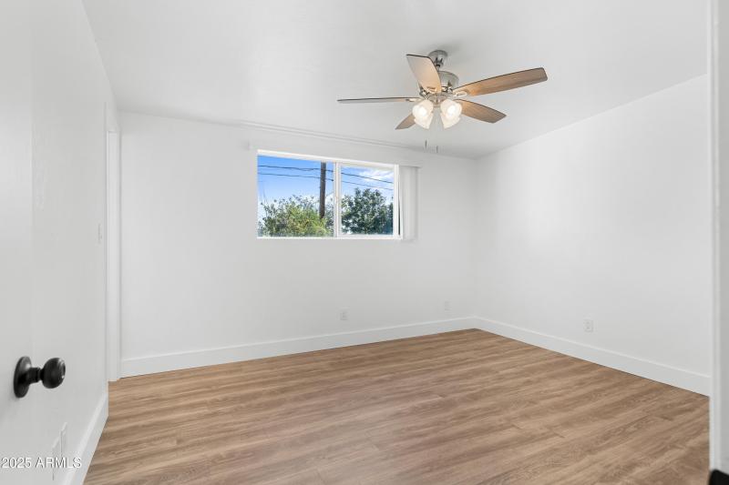 Interior - 365 Pine Tree Dr-8