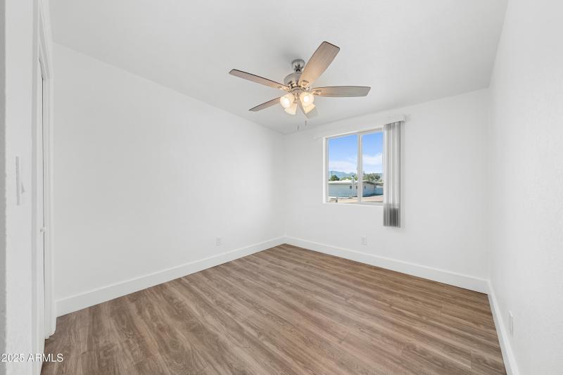 Interior - 365 Pine Tree Dr-11