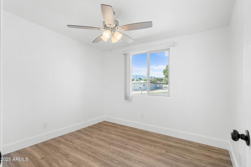 Interior - 365 Pine Tree Dr-12