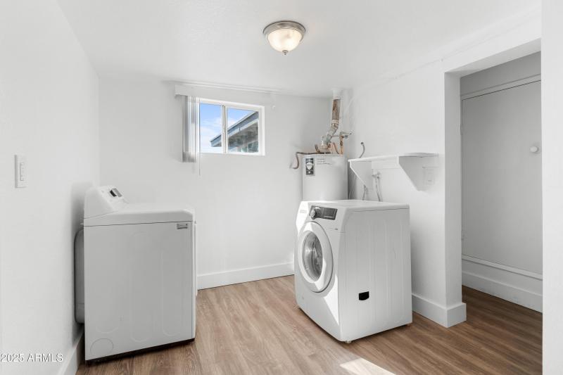 Interior - 365 Pine Tree Dr-18