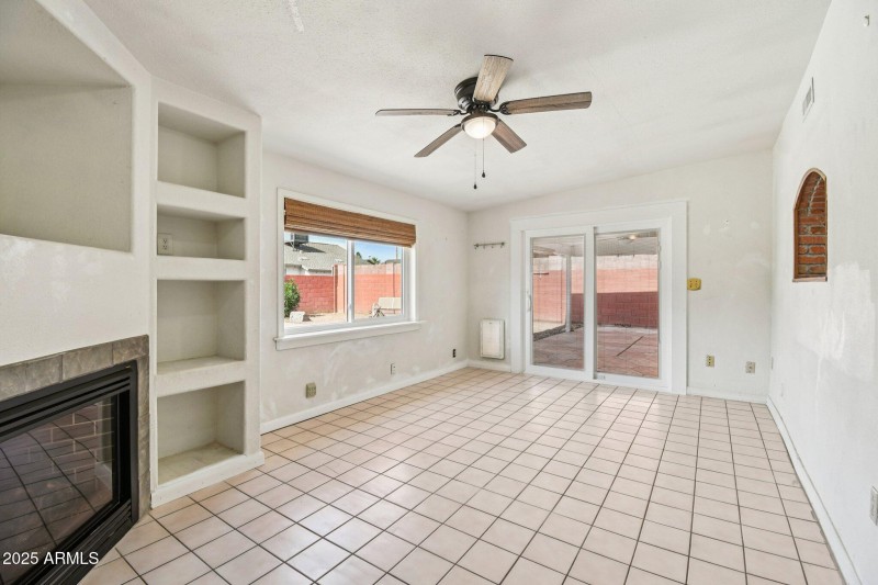 5-web-or-mls-N 62nd Ave-S0411-005