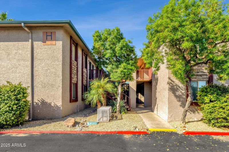 4-web-or-mls-4354-n-82nd-st-172