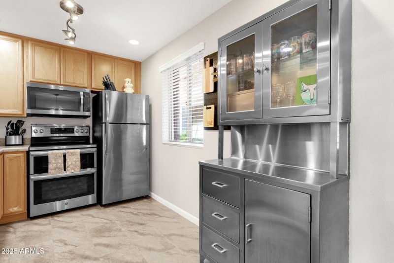 17-web-or-mls-4354-n-82nd-st-172