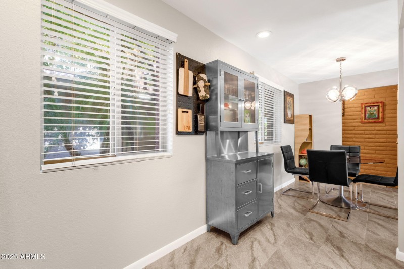 19-web-or-mls-4354-n-82nd-st-172