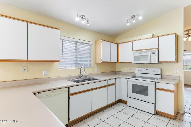 13_7414 w eugie ave-13