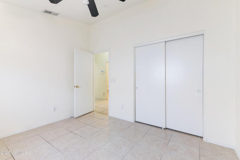 24_7414 w eugie ave-24