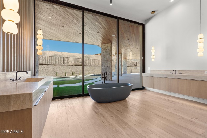 029_Primary Bathroom