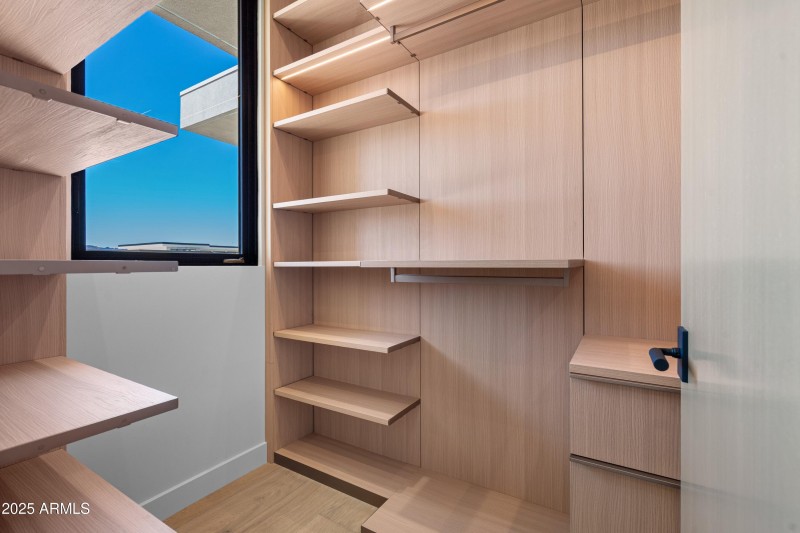 042_Guest Room Closet