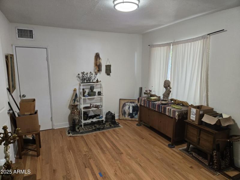 20251104_122149_resized