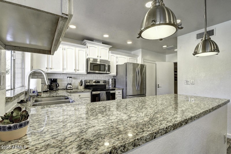 4524 E Kelton Lane Copy (10)