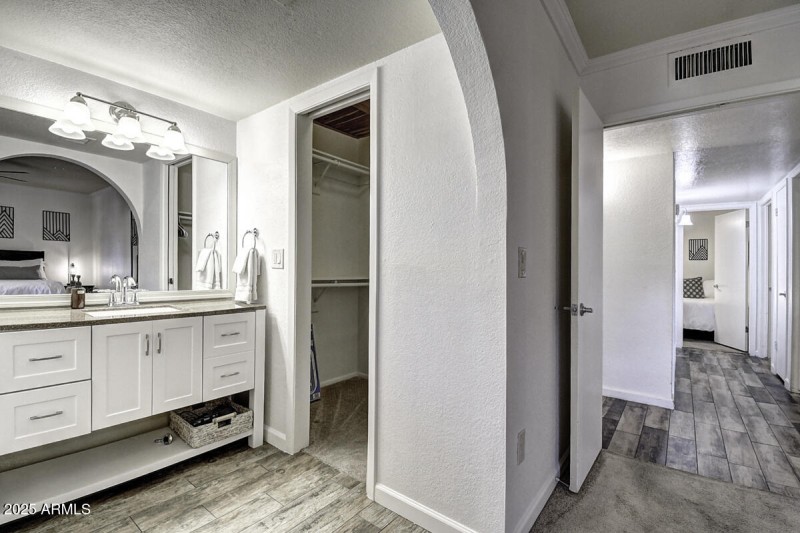 4524 E Kelton Lane Copy (16)