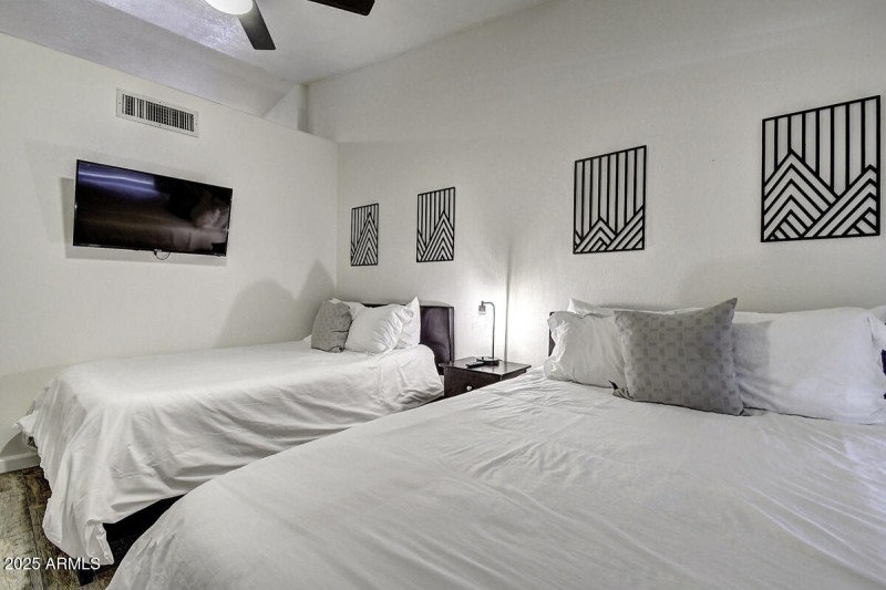 4524 E Kelton Lane Copy (25)