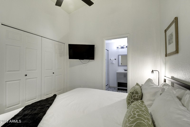 6250 E Janice Way (43)