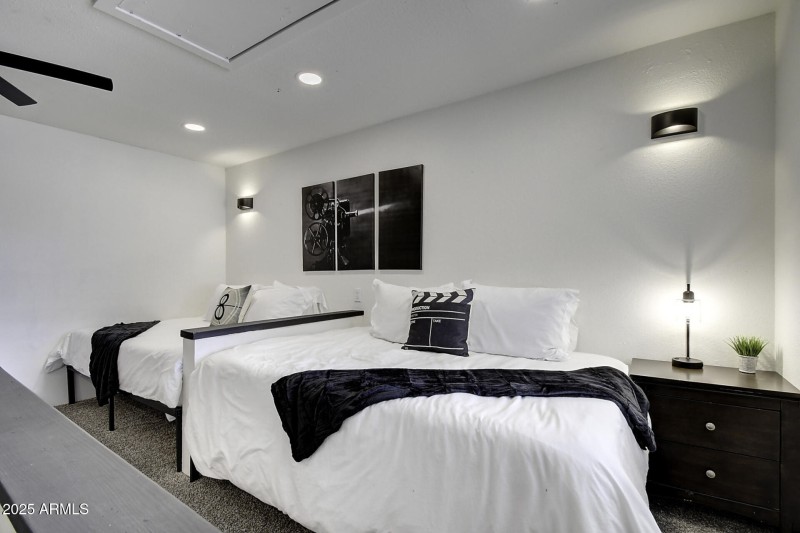 6250 E Janice Way (55)