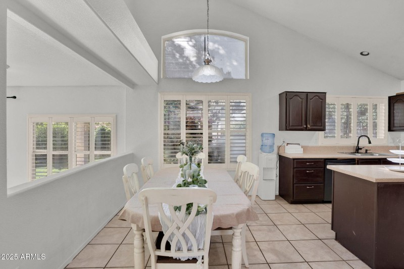 18-web-or-mls-4257 E Michelle Ave - 13