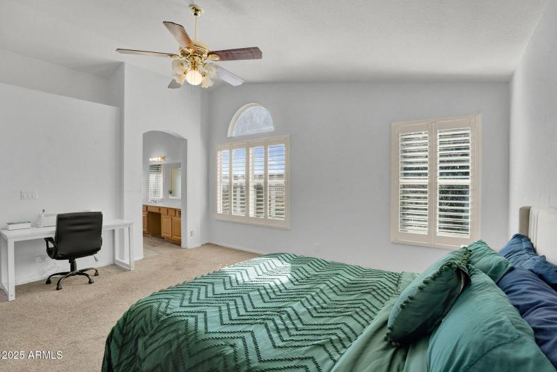 21-web-or-mls-4257 E Michelle Ave - 22