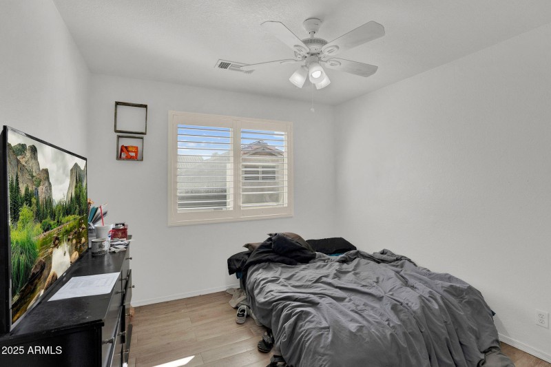 32-web-or-mls-4257 E Michelle Ave - 35